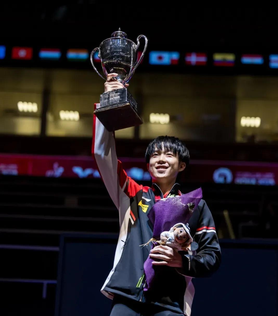 爱游戏体育-Doinb重返赛场，败北首场状态出色，MAD观众沸腾！