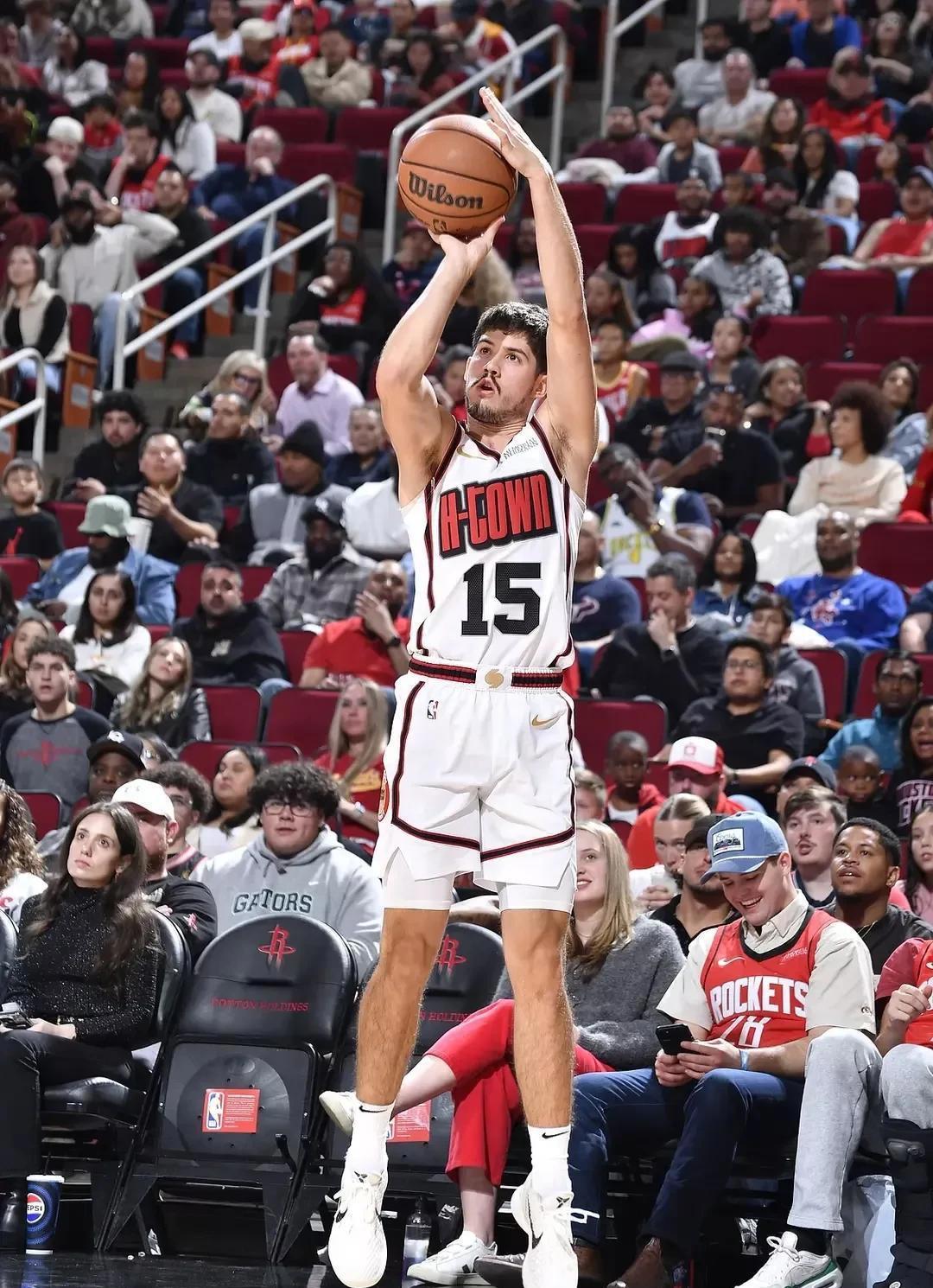 爱游戏体育-Uzi重要时刻重要助攻，巴黎圣日耳曼带队取胜！