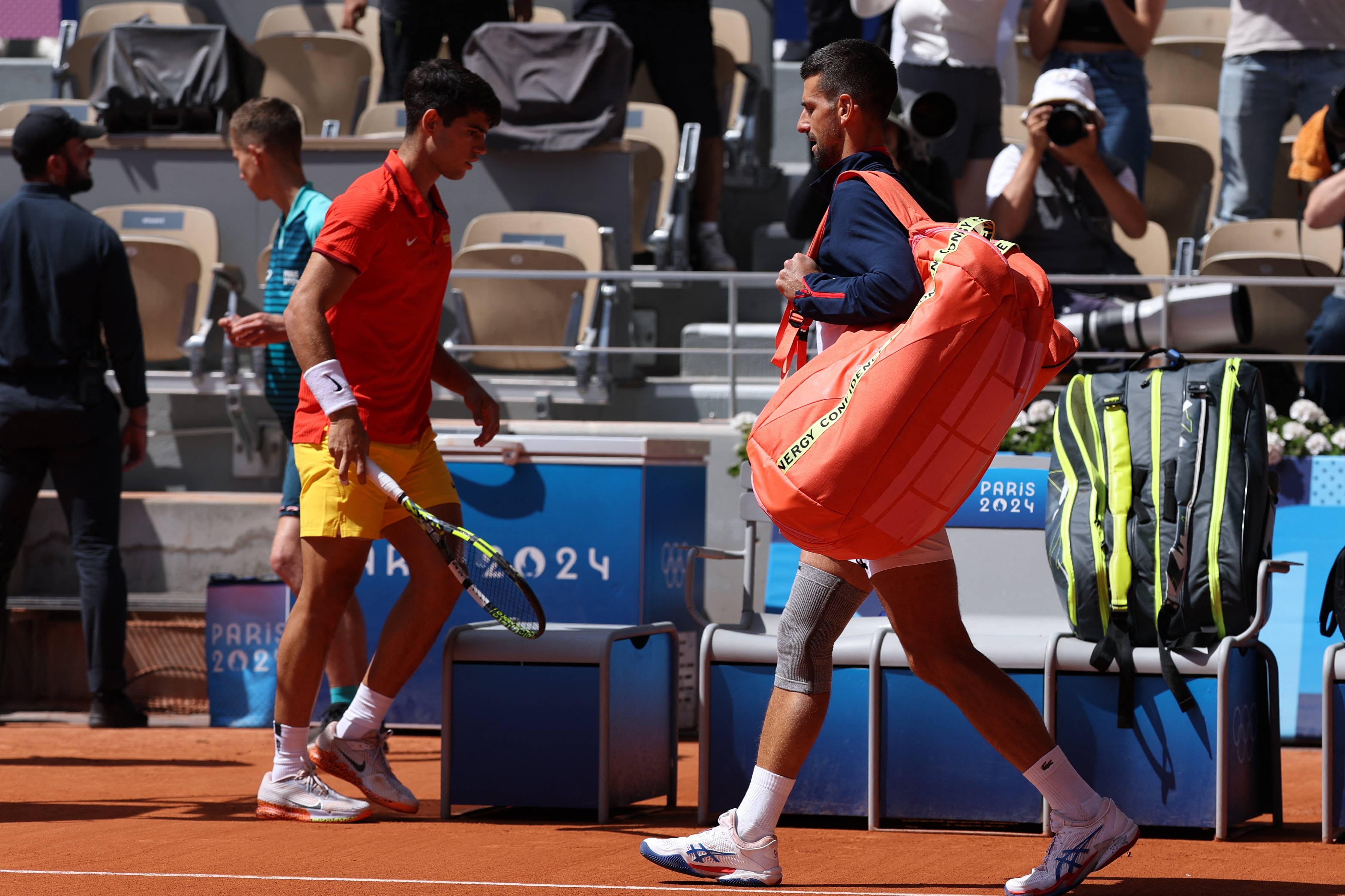 AYX-包含德约科维奇爆冷击败曼联，高光表现引爆全场！的词条